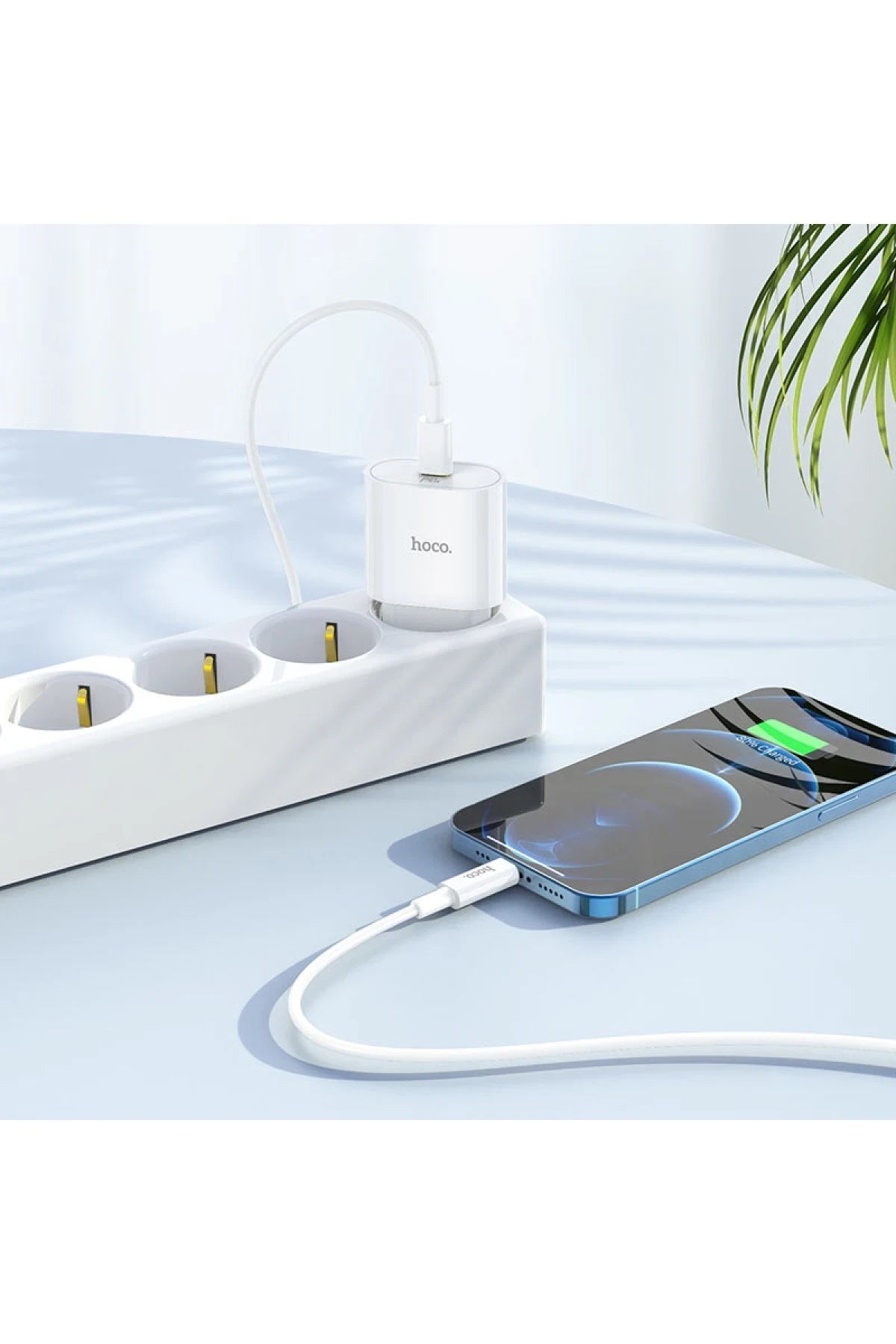 Hoco. C94A Metro 20W Type-C Çıkışlı Ekstra Type-C to Lightning Kablolu PD Hızlı Şarj Aleti - Beyaz