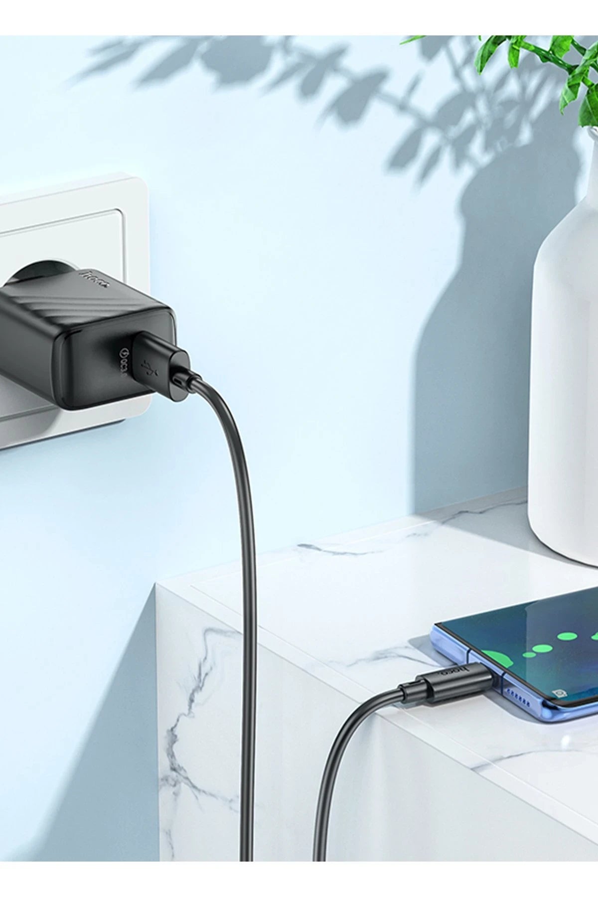 Hoco. CS21A Rich 18W USB 3.0 QC Çıkışlı Ekstra USB to Type-C Kablolu Hızlı Şarj Aleti - Siyah