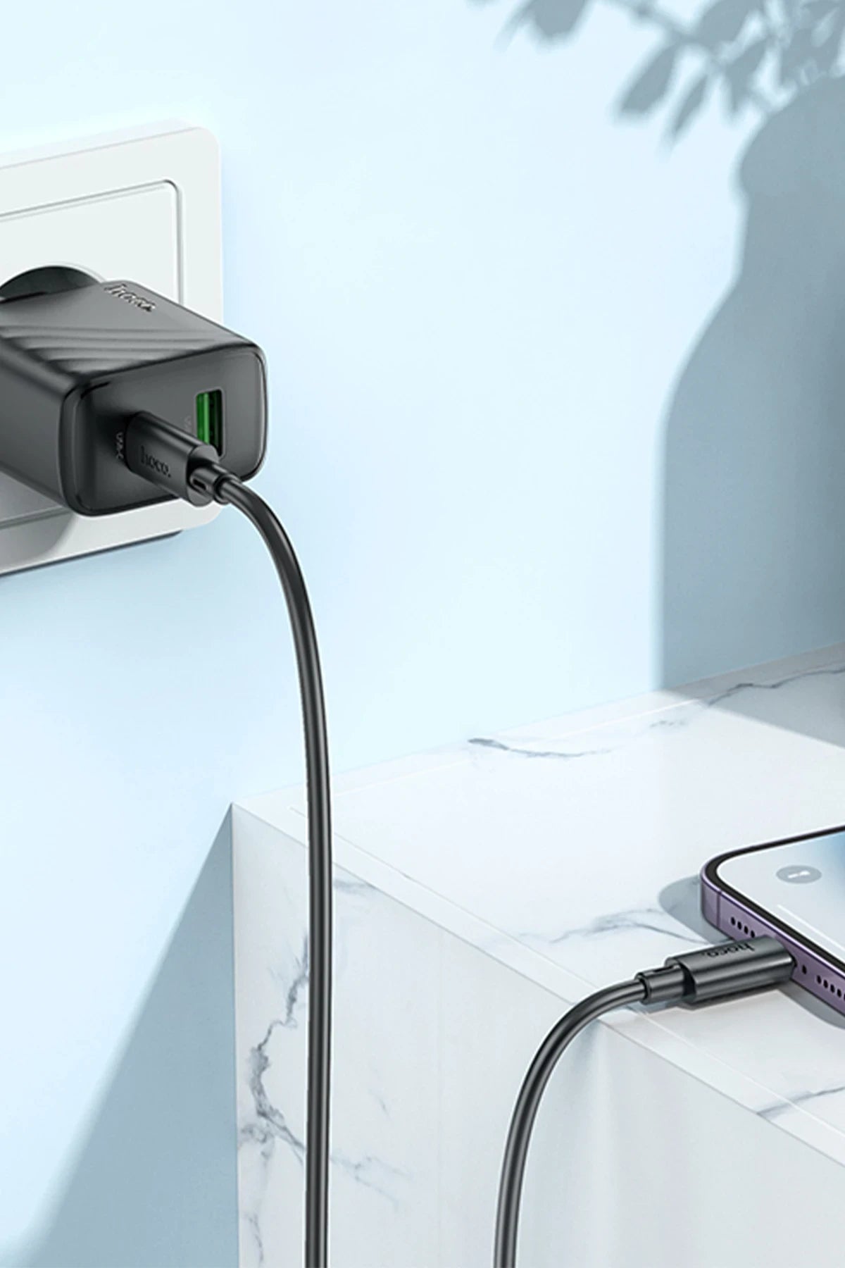 Hoco. CS23A Sunlight 30W 1 Adet Type-C ve 1 Adet USB 3.0 QC Çıkışlı PD Hızlı Şarj Aleti - Siyah