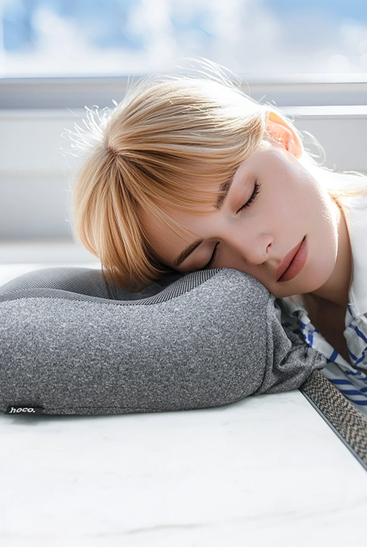 Hoco. HX70 360 Derece Hafızalı Seyahat Boyun Yastığı - Gri