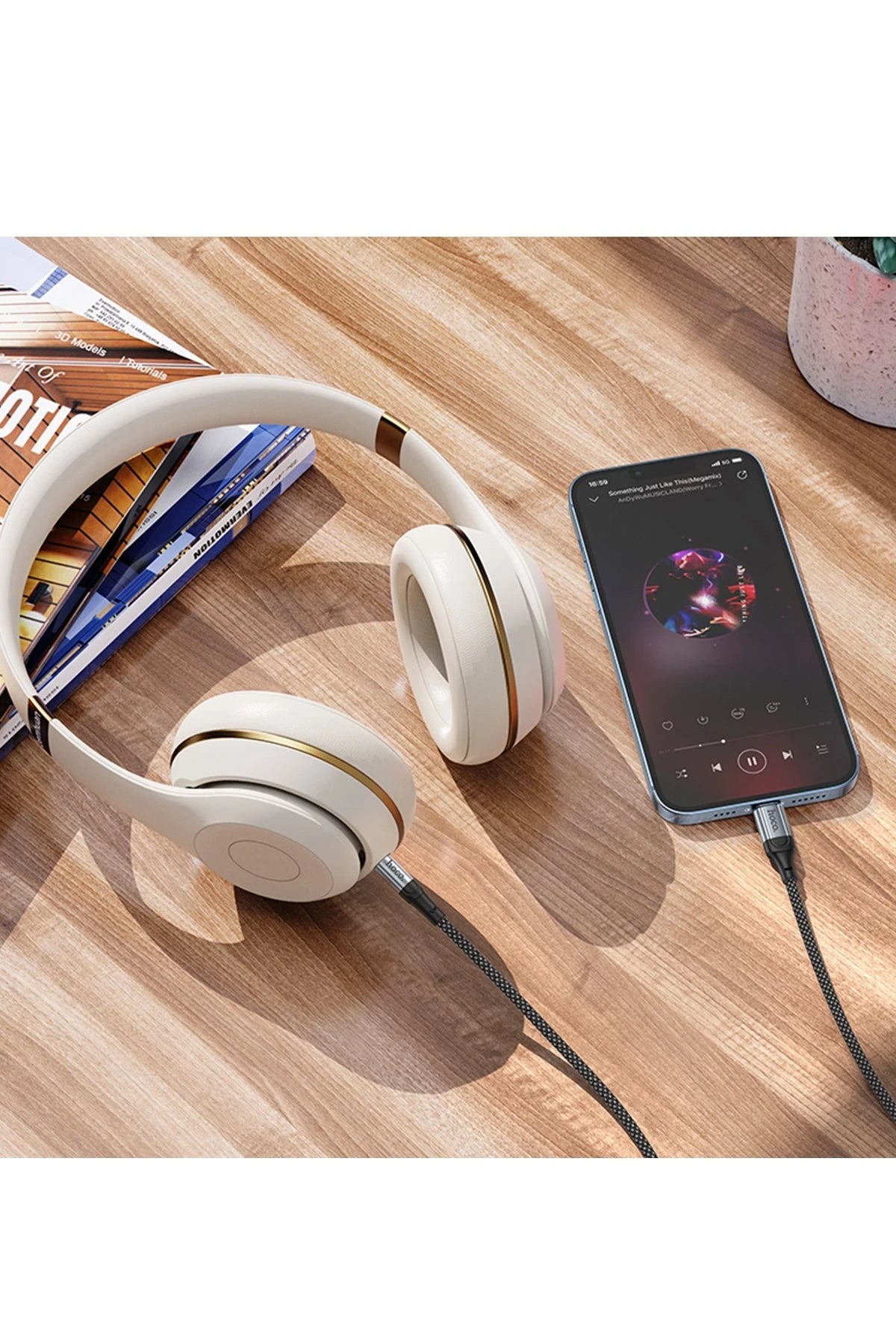 Hoco. UPA26 1M Hasırlı Lightning to Aux Kablo - Siyah