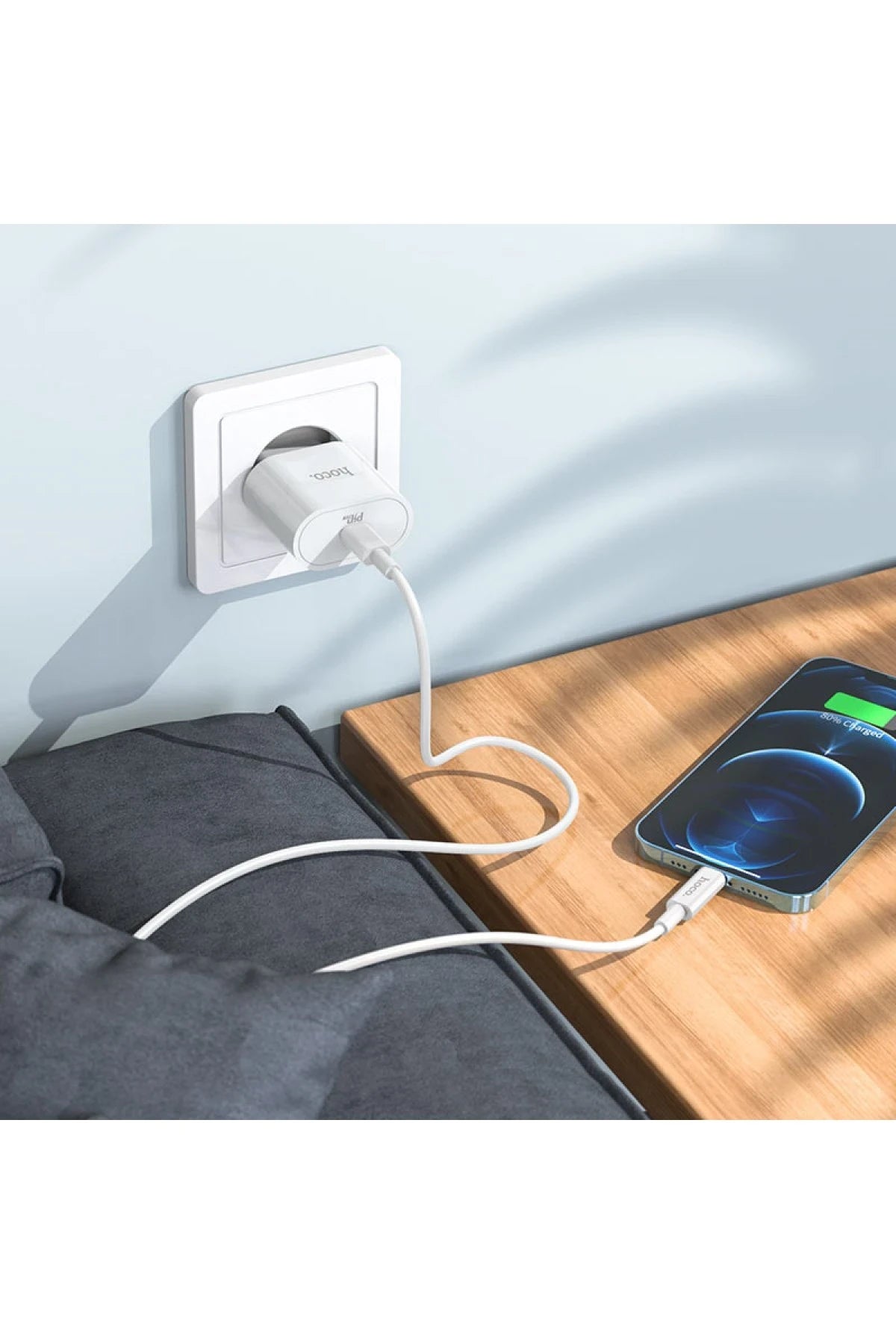 Hoco. C94A Metro 20W Type-C Çıkışlı Ekstra Type-C to Lightning Kablolu PD Hızlı Şarj Aleti - Beyaz