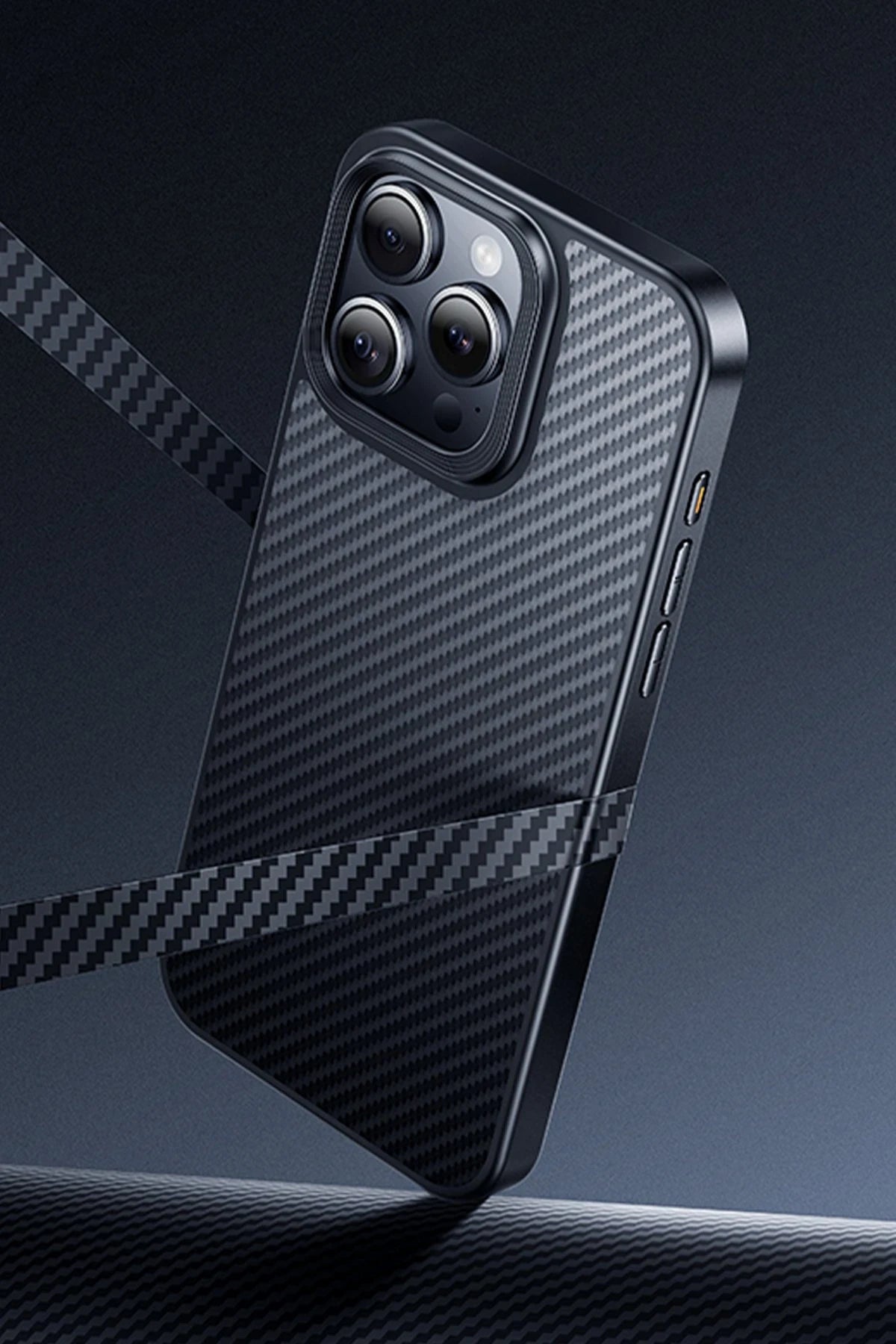 Hoco. iPhone 15 Pro Max ile Uyumlu Knight Kevlar Kablosuz Şarj Özellikli Kapak - Siyah